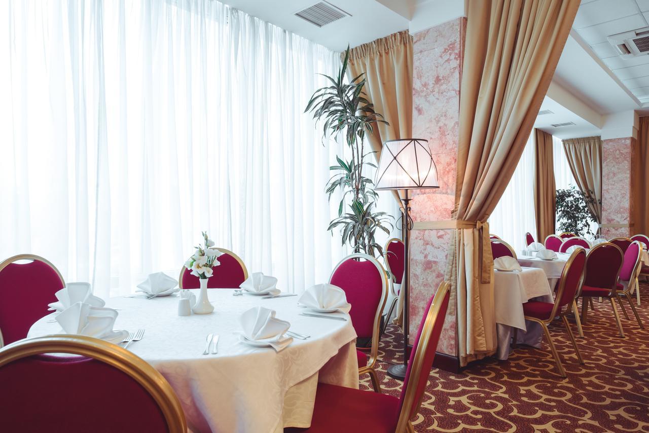Premier Hotel Rus Kiev Buitenkant foto